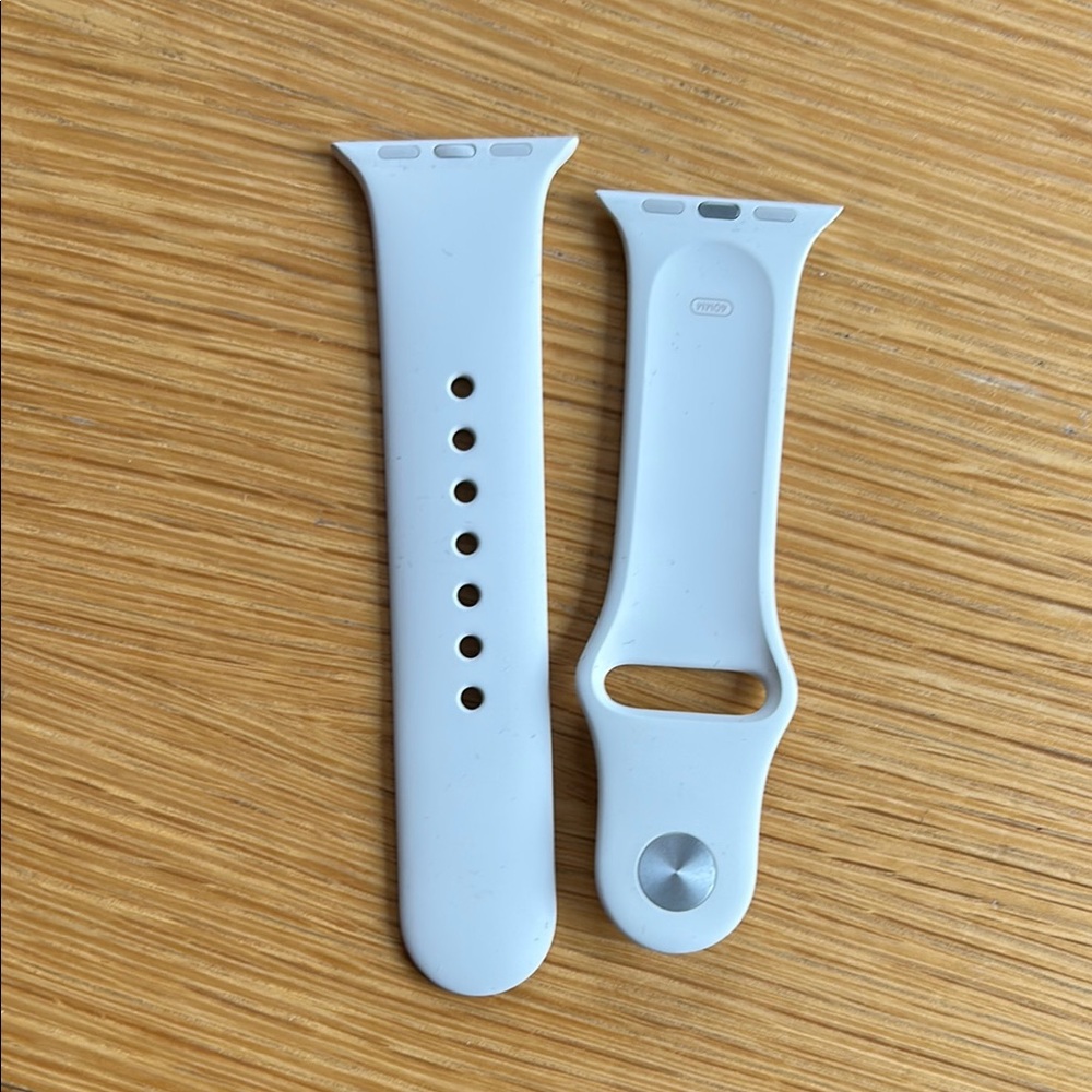 Gray Clips and Arm Wristband for Wearables